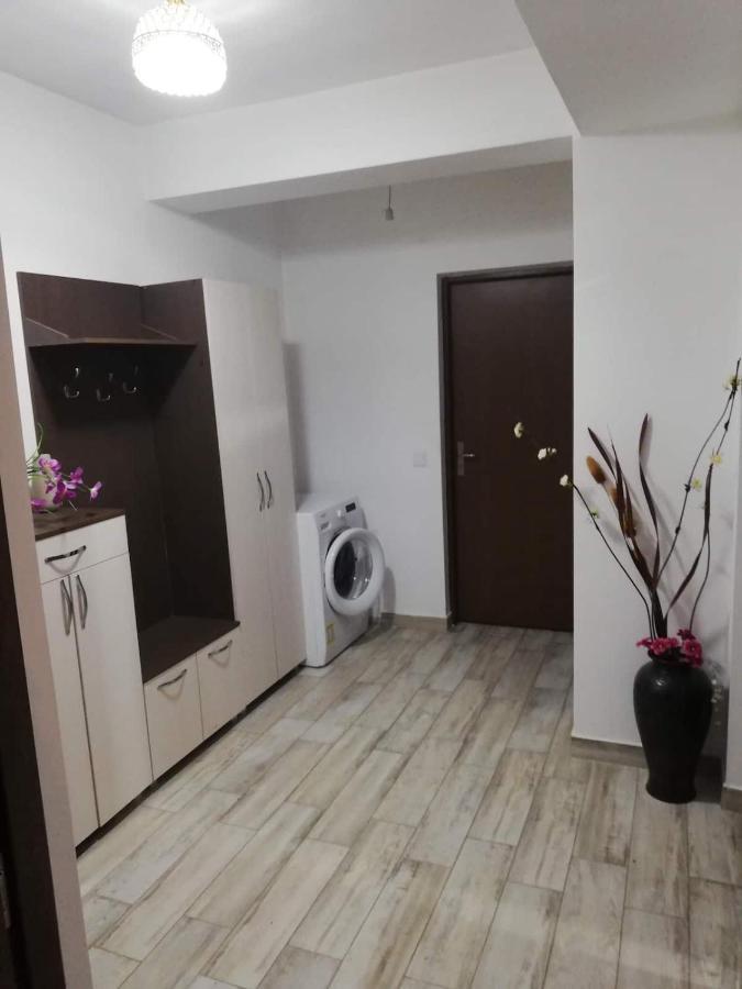 Ella Doo Apartament - 15 Min De Palas Hlincea Luaran gambar