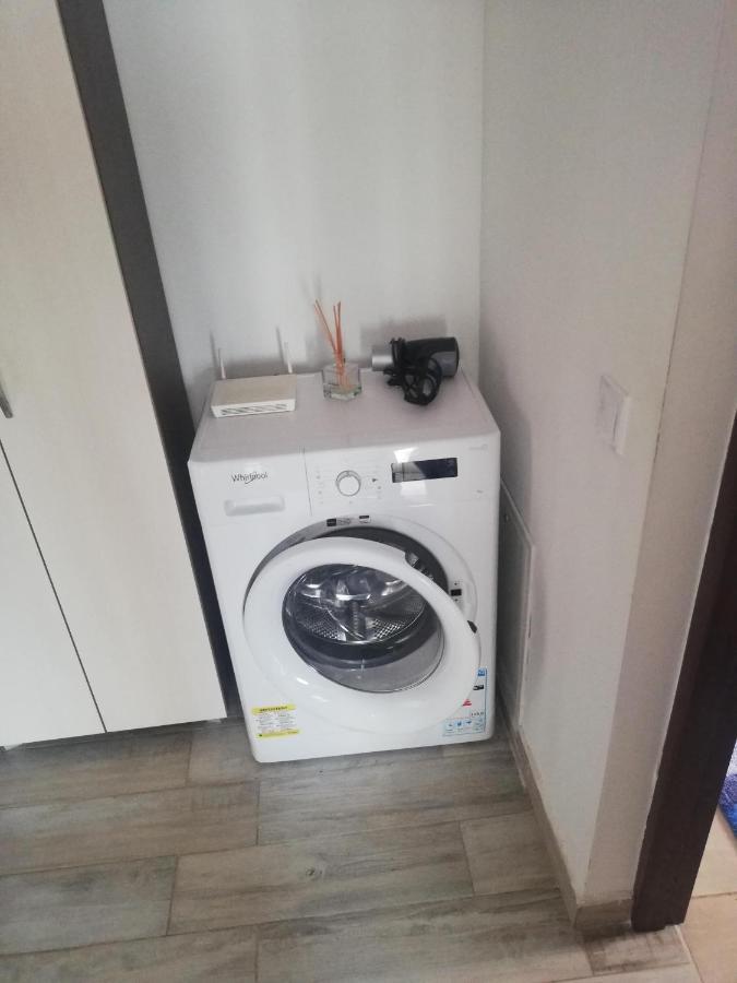 Ella Doo Apartament - 15 Min De Palas Hlincea Luaran gambar