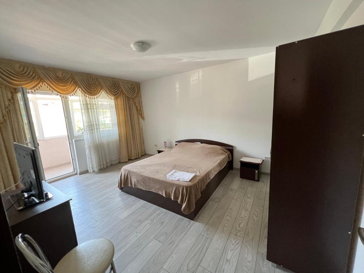 Ella Doo Apartament - 15 Min De Palas Hlincea Luaran gambar