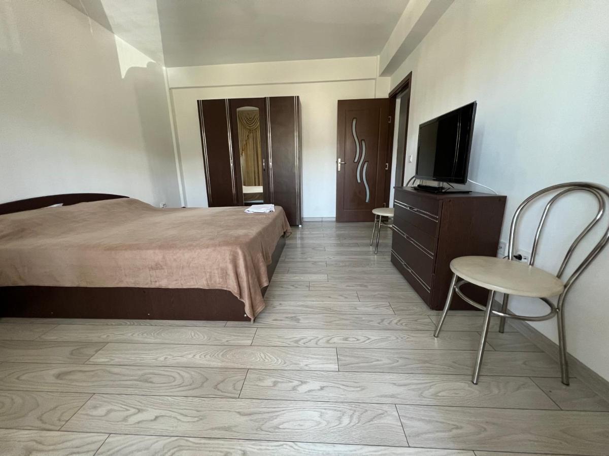 Ella Doo Apartament - 15 Min De Palas Hlincea Luaran gambar