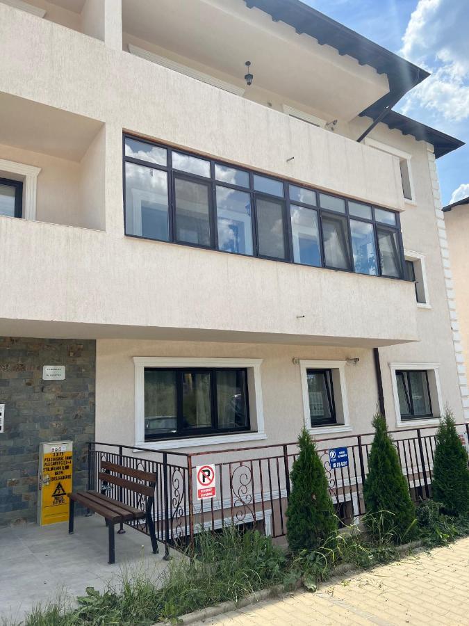 Ella Doo Apartament - 15 Min De Palas Hlincea Luaran gambar